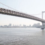 東京湾レインボーブリッジ海上飛行