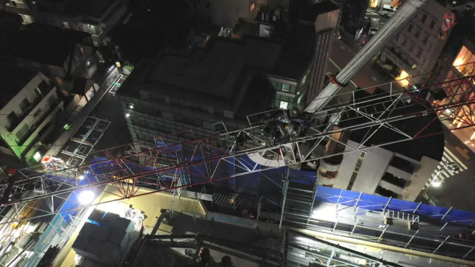 DROLIEN神宮前夜間清水建設クレーン