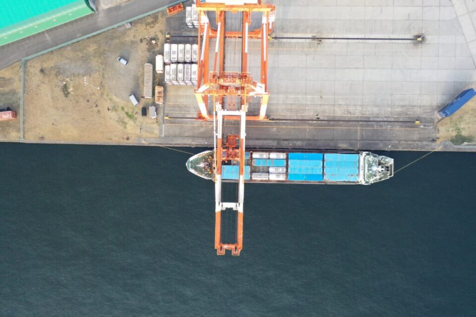 DROLIEN鈴与株式会社市原港海上空撮