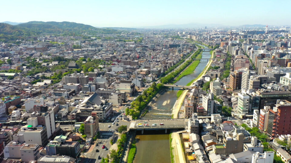 京都烏丸四条鴨川ドローン空撮