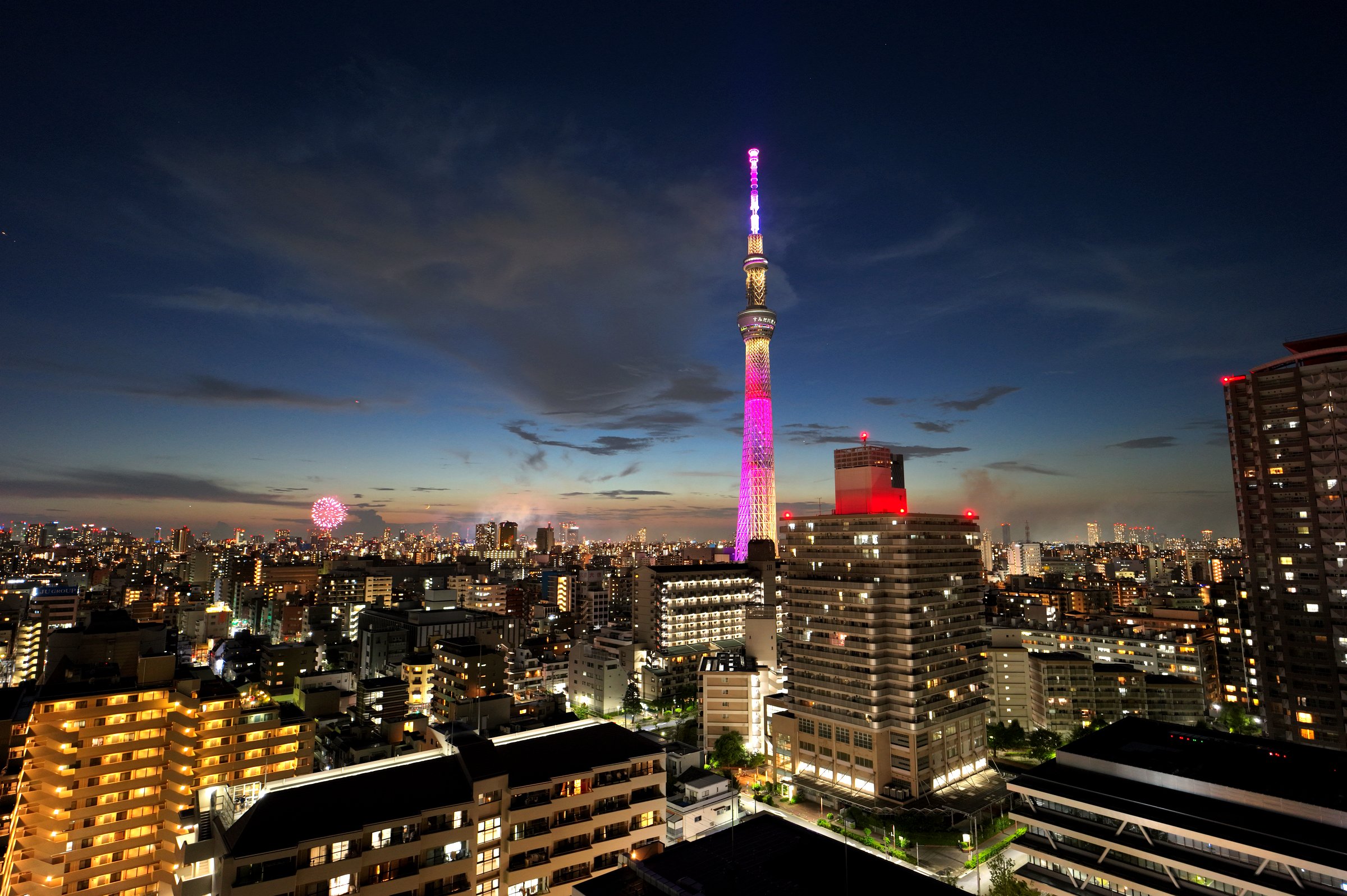 隅田川花火大会 ドローン空撮 錦糸町エリア 花火とスカイツリー夜景